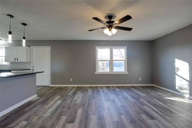 16200 Terry Avenue, Belton, MO 64012