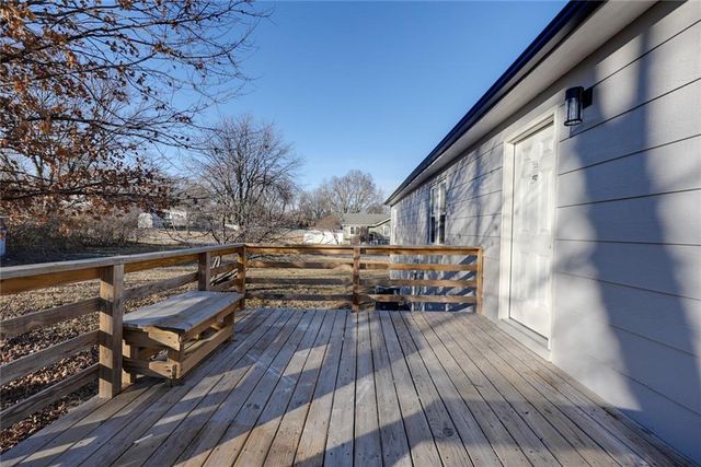 16200 Terry Avenue, Belton, MO 64012