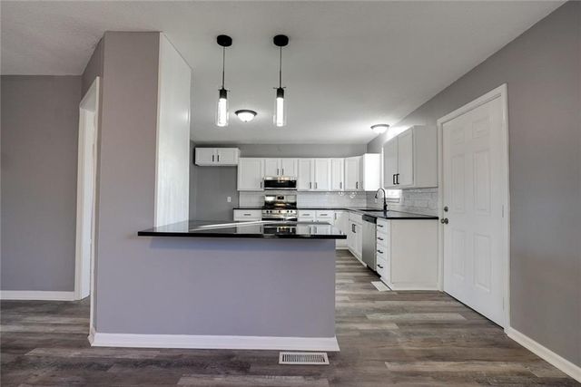 16200 Terry Avenue, Belton, MO 64012