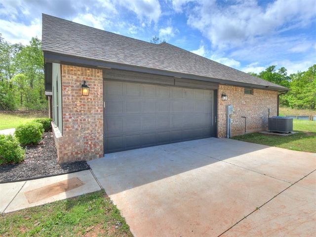 19430 Hidden Pines Drive, Norman, OK 73026