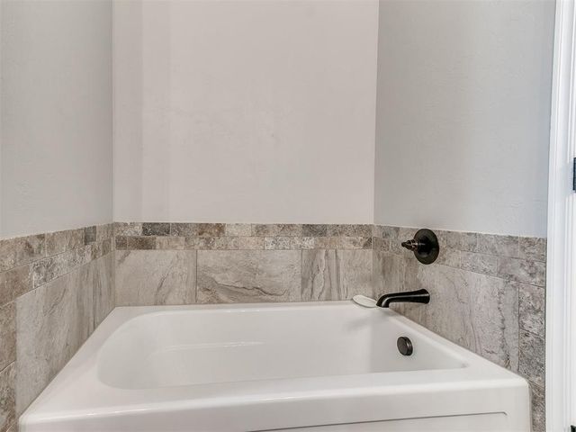 19430 Hidden Pines Drive, Norman, OK 73026