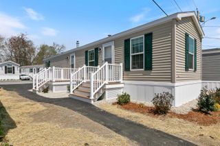 72 Brookwood Drive, Salem, NH 03079