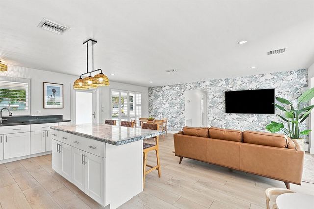 807 SE 9 Terrace, Deerfield Beach, FL 33441