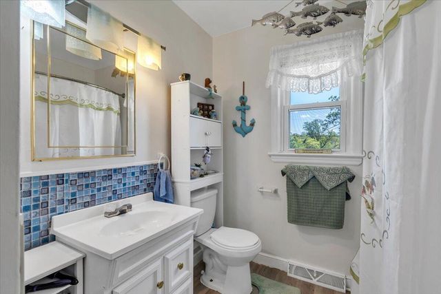 4760 PEACH TREE DR, Roanoke, VA 24017
