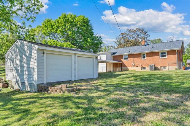 4760 PEACH TREE DR, Roanoke, VA 24017