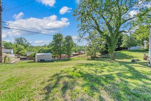 4760 PEACH TREE DR, Roanoke, VA 24017