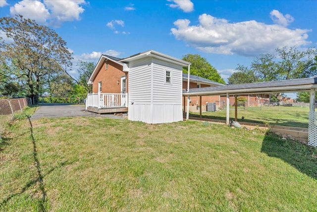 4760 PEACH TREE DR, Roanoke, VA 24017