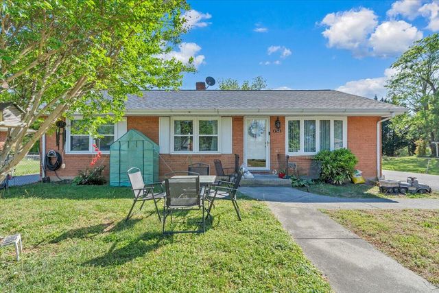 4760 PEACH TREE DR, Roanoke, VA 24017
