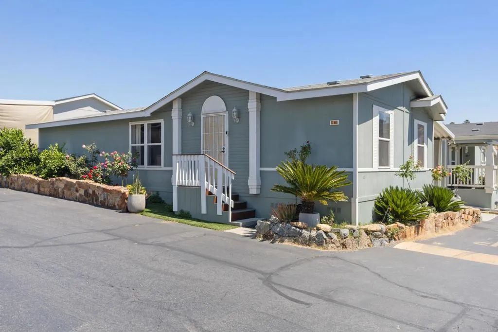 3909 Reche 04, Fallbrook, CA 92028