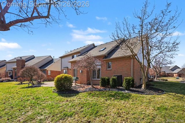 47626 Woodberry Estates Drive, Macomb Township, MI 48044
