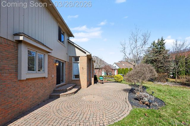 47626 Woodberry Estates Drive, Macomb Township, MI 48044