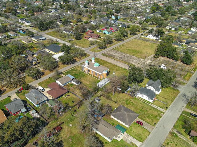 3146 Thomas Boulevard, Port Arthur, TX 77642