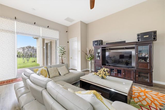 3320 Westford Circle SW, Vero Beach, FL 32968