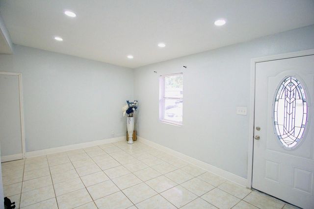 601 LIME TREE ROAD, Tampa, FL 33619
