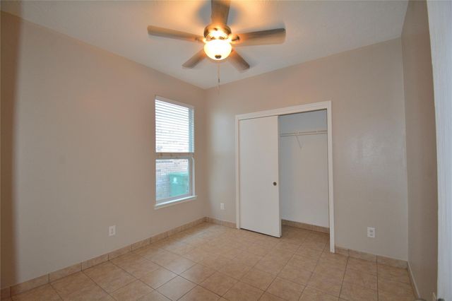 10819 Shannon Mills Lane, Houston, TX 77075