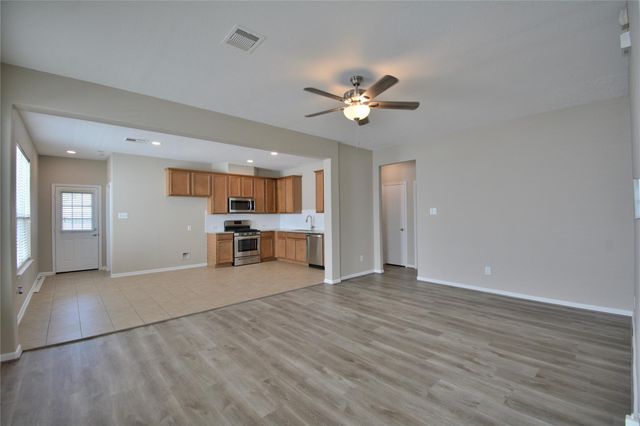 10819 Shannon Mills Lane, Houston, TX 77075