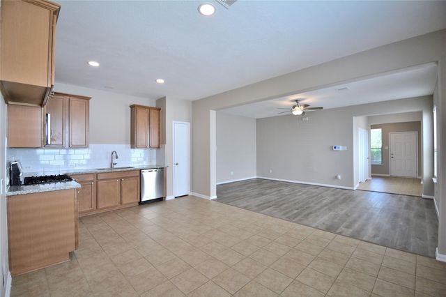 10819 Shannon Mills Lane, Houston, TX 77075