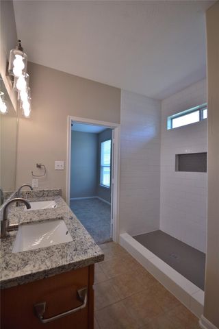 10819 Shannon Mills Lane, Houston, TX 77075