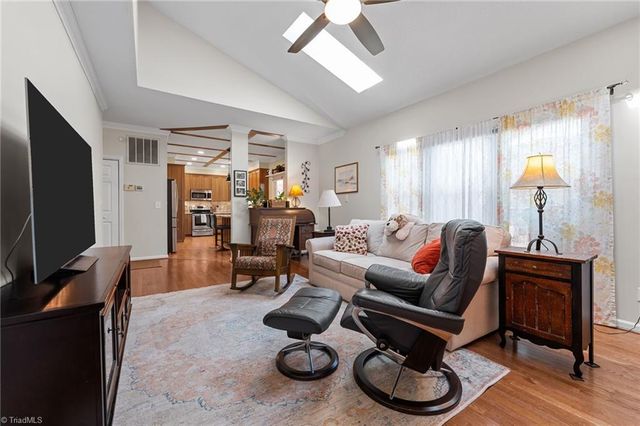 6 Brookglen Lane, Greensboro, NC 27410