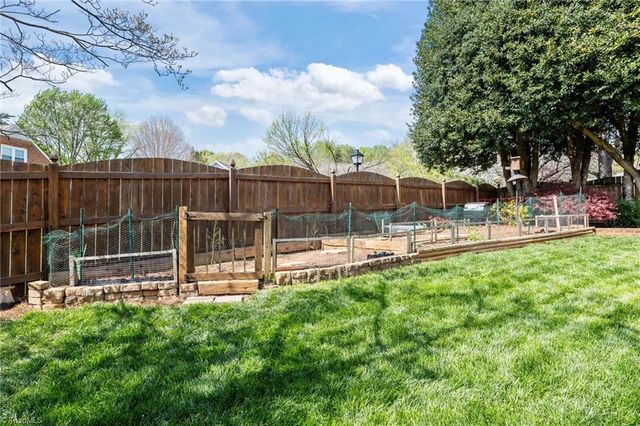 6 Brookglen Lane, Greensboro, NC 27410