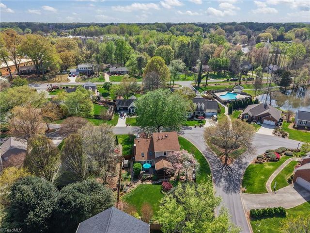 6 Brookglen Lane, Greensboro, NC 27410