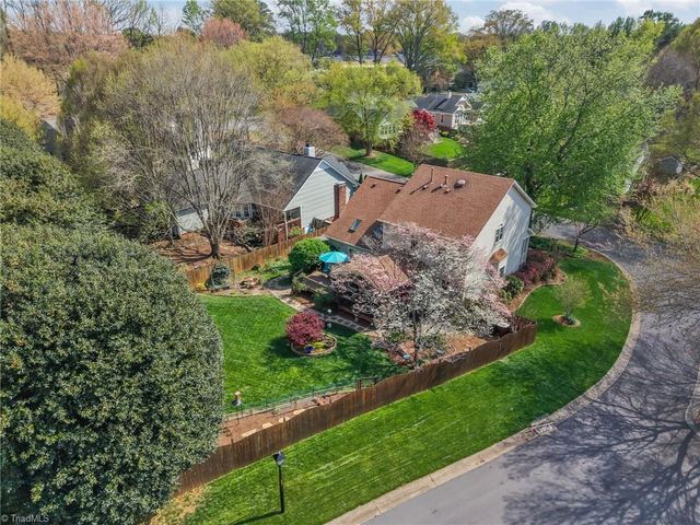 6 Brookglen Lane, Greensboro, NC 27410