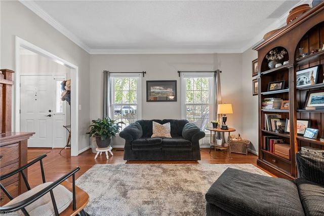 6 Brookglen Lane, Greensboro, NC 27410