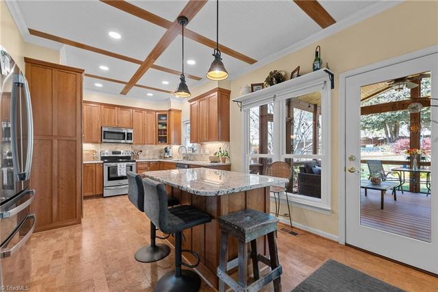 6 Brookglen Lane, Greensboro, NC 27410