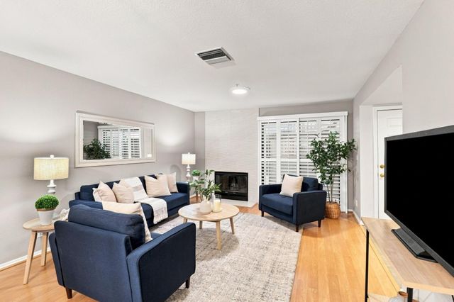 1122 Woodside Road 9, Redwood City, CA 94061