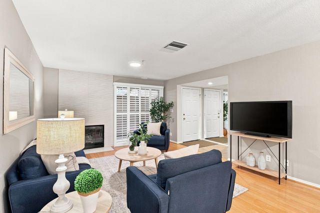 1122 Woodside Road 9, Redwood City, CA 94061
