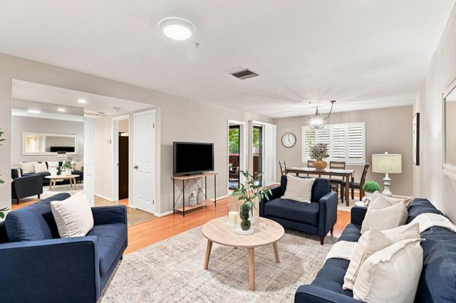 1122 Woodside Road 9, Redwood City, CA 94061