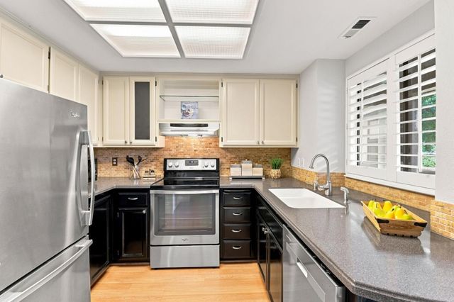 1122 Woodside Road 9, Redwood City, CA 94061