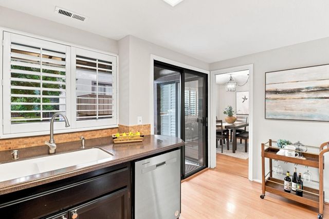 1122 Woodside Road 9, Redwood City, CA 94061