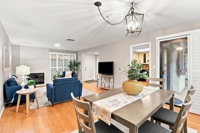 1122 Woodside Road 9, Redwood City, CA 94061