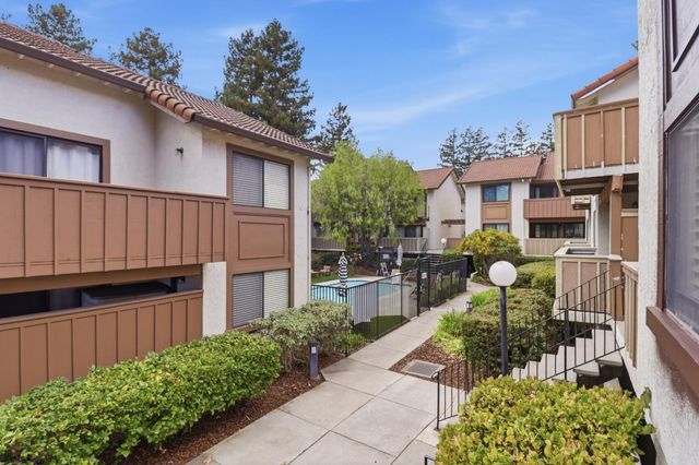 1122 Woodside Road 9, Redwood City, CA 94061