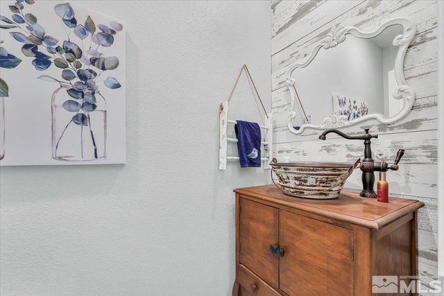 2003 Forest Grove Lane, Sparks, NV 89436