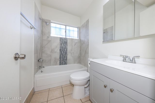 9530 E 42nd Street, Tucson, AZ 85730