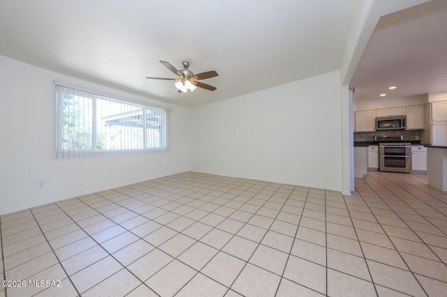 9530 E 42nd Street, Tucson, AZ 85730