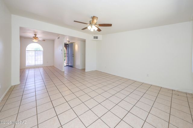 9530 E 42nd Street, Tucson, AZ 85730