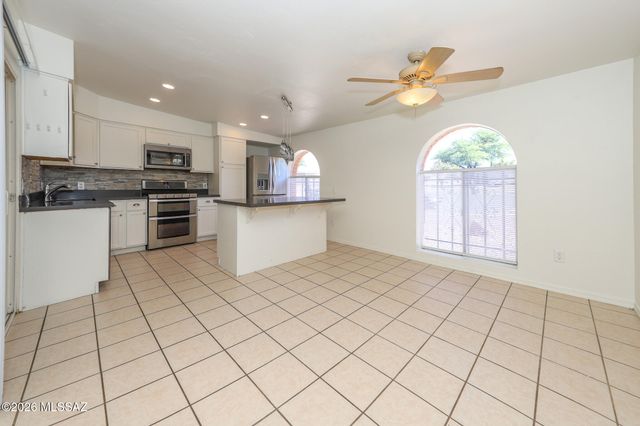 9530 E 42nd Street, Tucson, AZ 85730