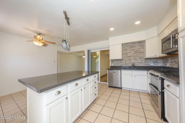9530 E 42nd Street, Tucson, AZ 85730
