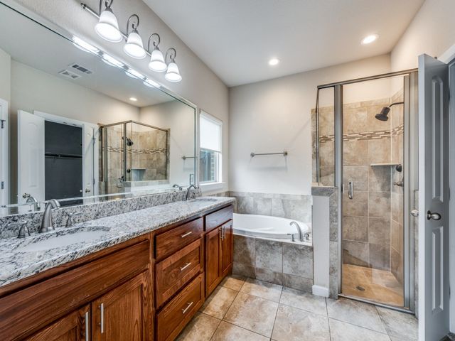 2209 Highland Villa Lane, Arlington, TX 76012