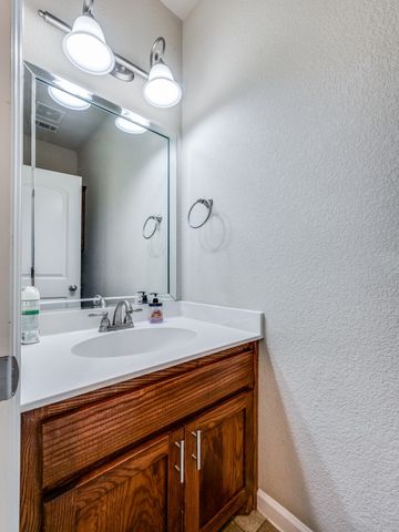 2209 Highland Villa Lane, Arlington, TX 76012