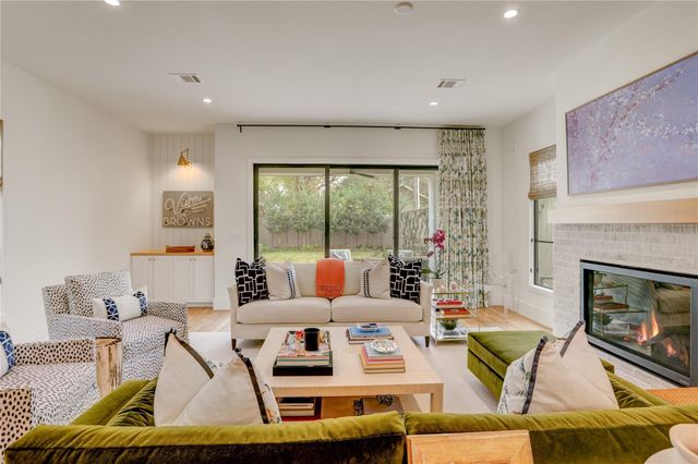 1014 Ashland Street, Houston, TX 77008