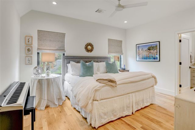 1014 Ashland Street, Houston, TX 77008