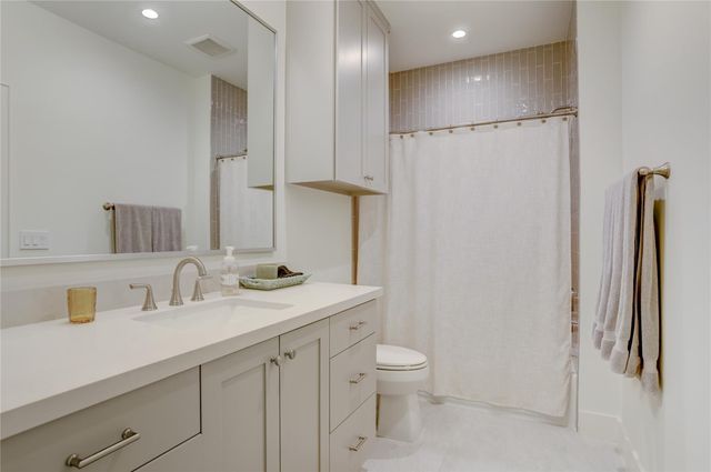 1014 Ashland Street, Houston, TX 77008