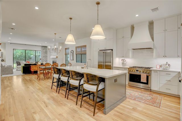 1014 Ashland Street, Houston, TX 77008