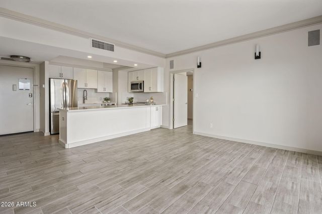 4750 N CENTRAL Avenue L17, Phoenix, AZ 85012