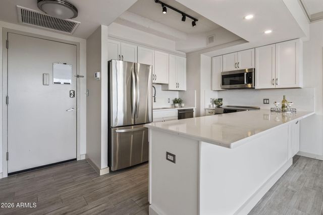 4750 N CENTRAL Avenue L17, Phoenix, AZ 85012