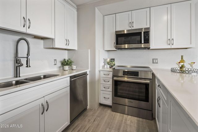 4750 N CENTRAL Avenue L17, Phoenix, AZ 85012